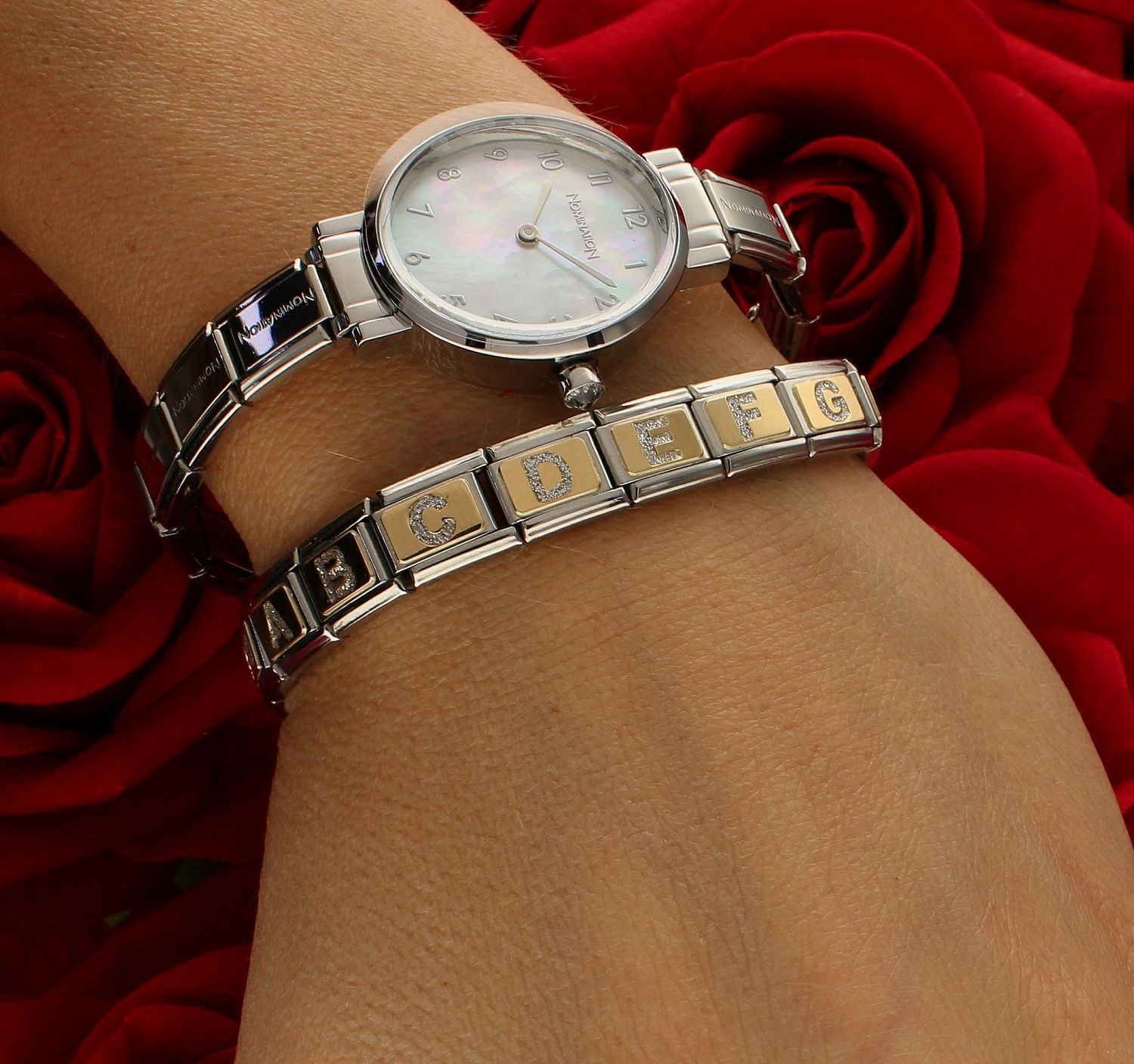 Nomination Link 18K Brokatowa litera  E 030291 05.png